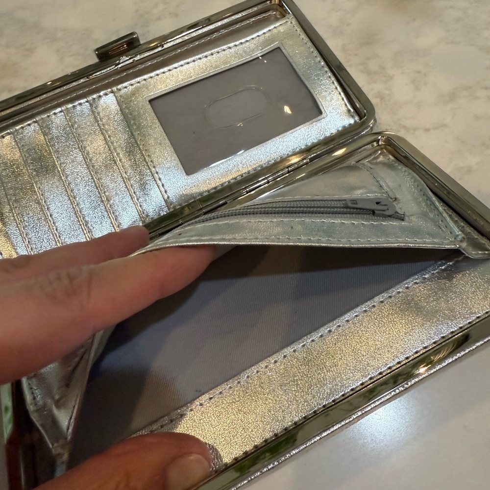 Vintage Wilsons Leather Y2K Soft Silver Metallic Leather Clutch - Picture 4 of 14